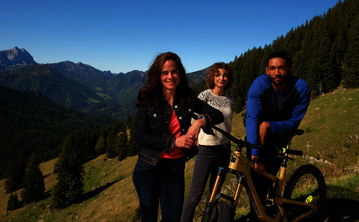 Maya Haddad (Nele Seitz), Sonja Bernrieder (Anna Maria Sturm), Benito Bause (Byron Grimm). Bild: Sender