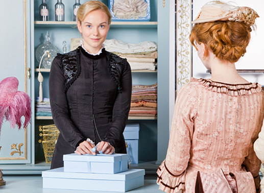 Joanna Vanderham ist die junge Denise. Bild: Sender/BBC