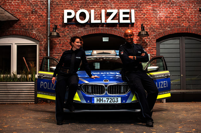 Wieder dabei im Großstadtrevier-Team: Nina Sieveking (Wanda Perdelwitz) und Lukas Petersen (Patrick Abozen). Bild: Sender / ARD / Thorsten Jander 
