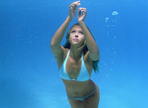 Sie liebt Tauchen: Sam (Jessica Alba) ... Bild: Sender