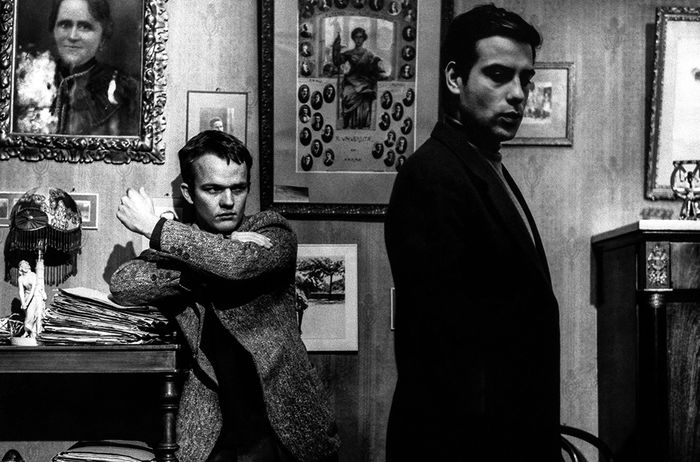 Um seinen Bruder Augusto (Marino Masé) von der Last der Familie zu befreien, heckt Alessandro (Lou Castel) einen mörderischen Plan aus … Bild: Sender / arte / Ad Vitam / Doria Cinematografica