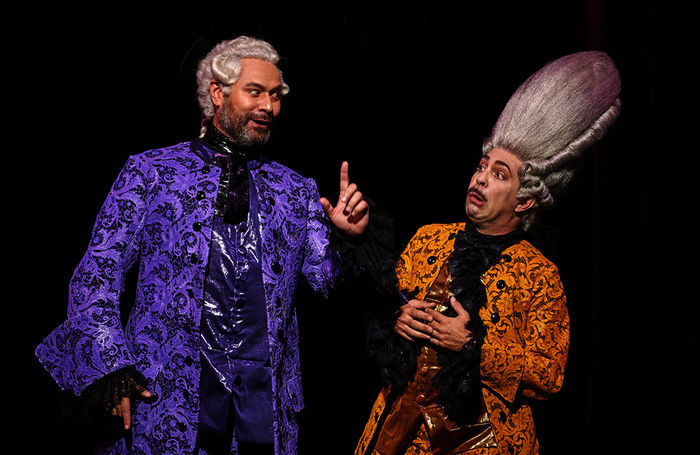 Aus der Wiener Staatsoper: Il Barbiere di Siviglia: Ildar Abdrazakov (Don Basilio), Paolo Bordogna (Bartolo). Bild: Sender / ORF / Wiener Staatsoper / Michael Pöhn