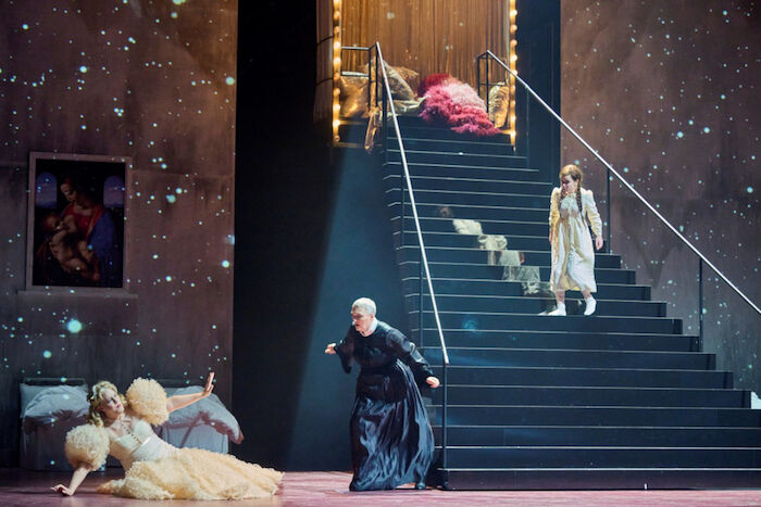 „Die Frau ohne Schatten“ von Richard Strauss aus dem Festspielhaus Baden-Baden in einer Inszenierung von Lydia Steier.  Bild: Sender / ZDF / Martin Sigmund. 
